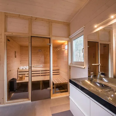 4 Personen Mit Sauna F0h8 *